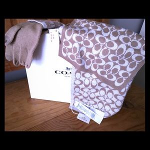 Tags Still On!! Coach Gloves & Scarf